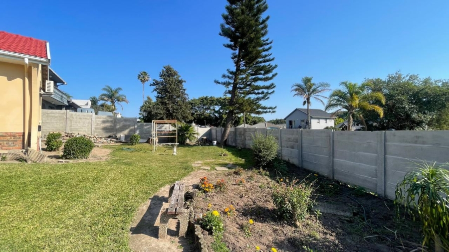 5 Bedroom Property for Sale in Beacon Bay Eastern Cape